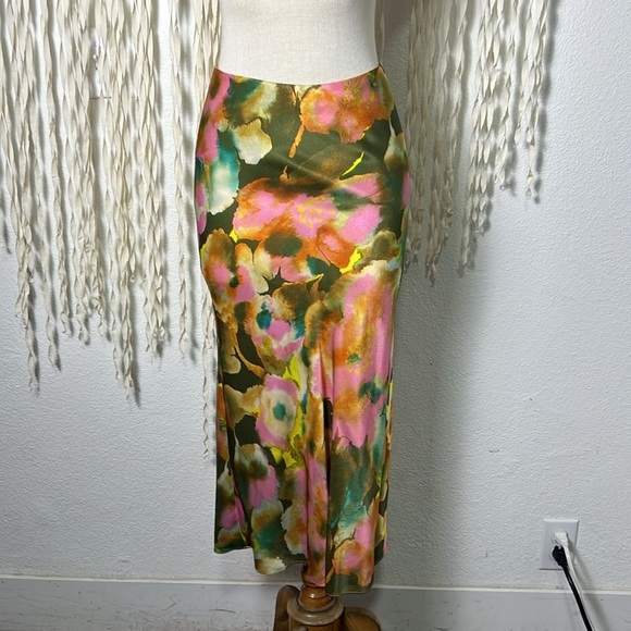 Rails Joelle Top and Anya Satin Skirt Set Size XS - Picture 7 of 16